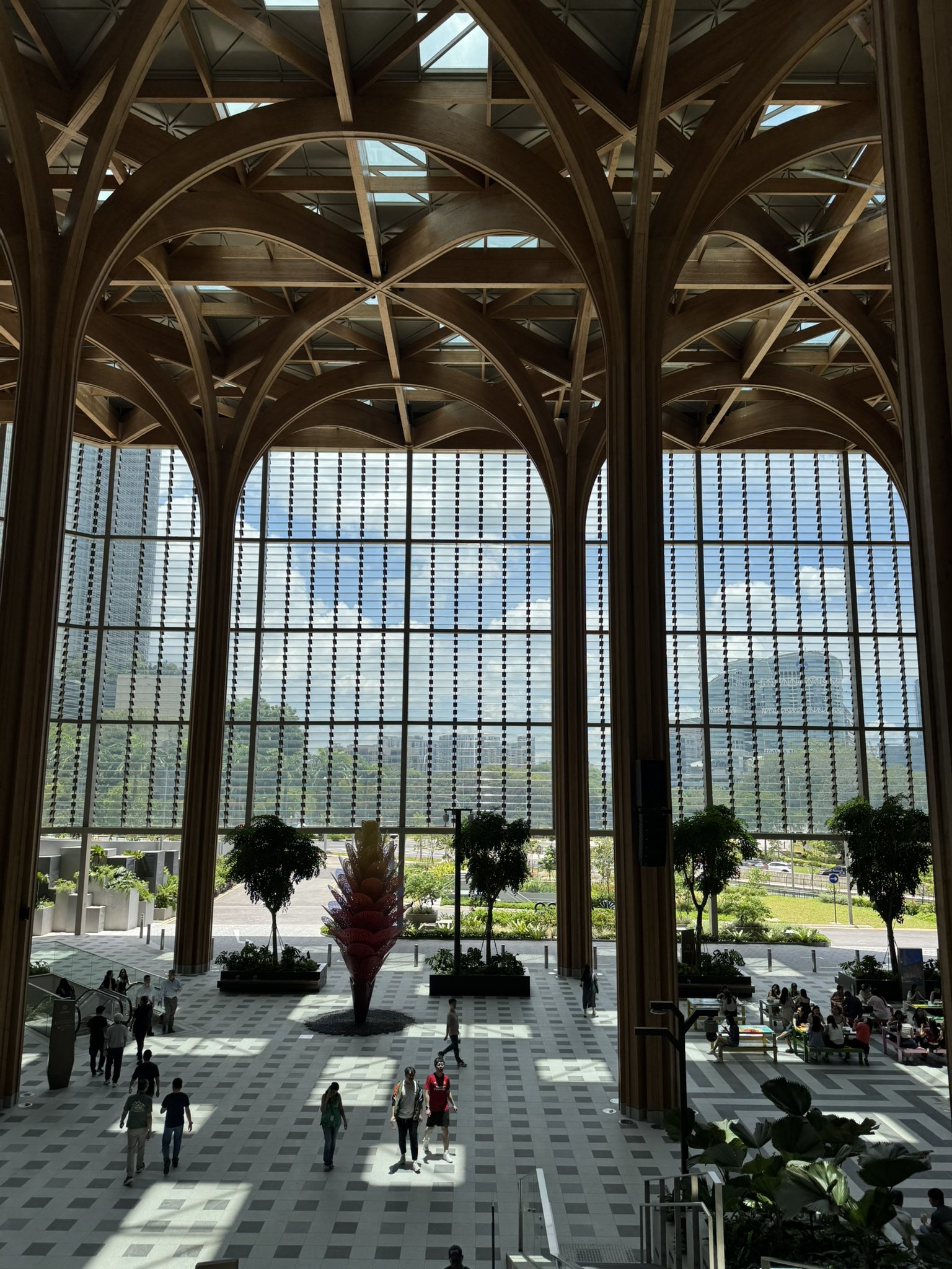 1907661140399894766-1